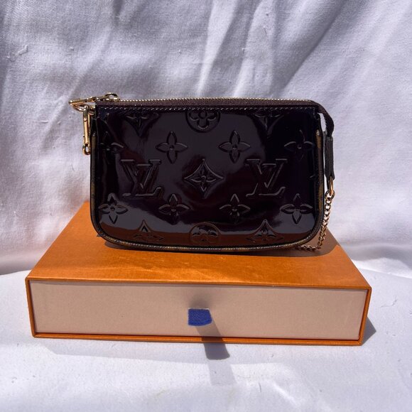 Louis Vuitton Mini Pochette Accessoires Vernis Amarante READ DESCRIPTION - Picture 1 of 13